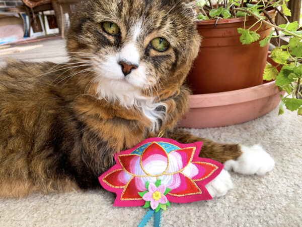 Lotus Pillow Catnip Cat Toy