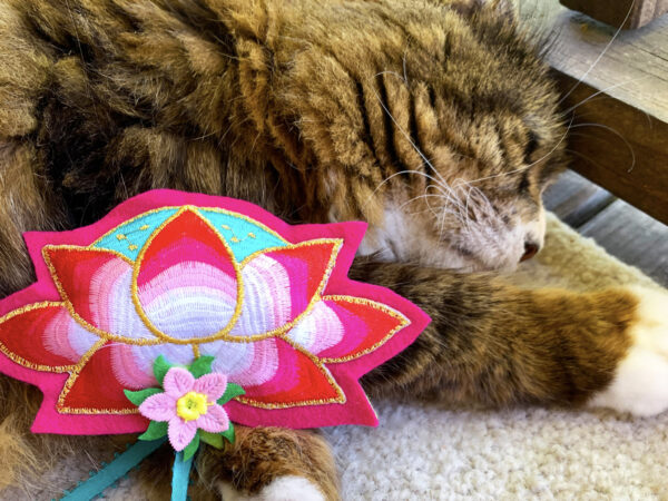 Lotus Pillow Catnip Cat Toy