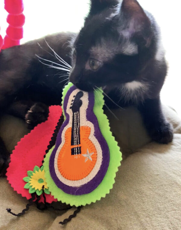 Mini Guitar Cat Toy